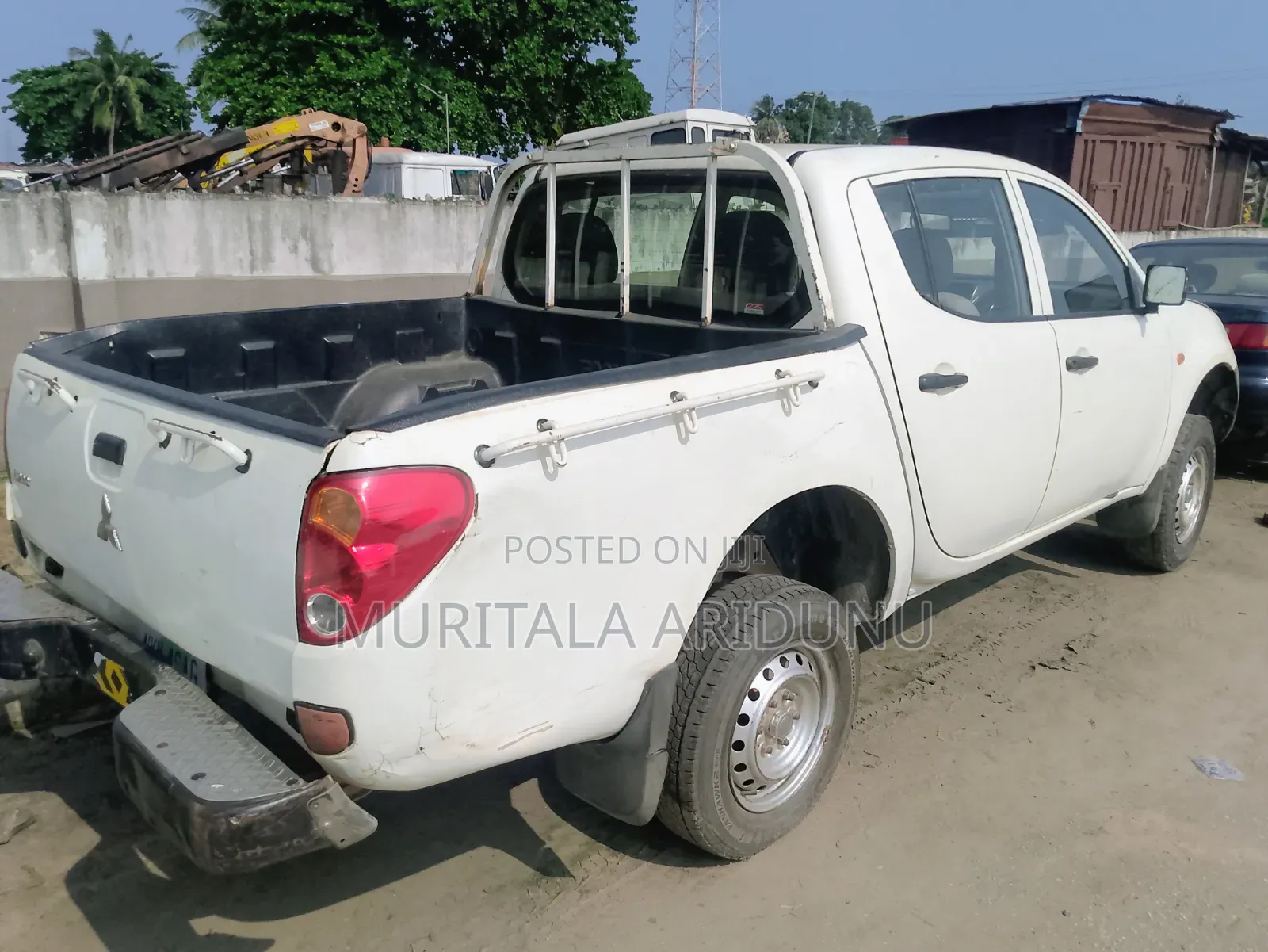 Mitsubishi L200 2011 White