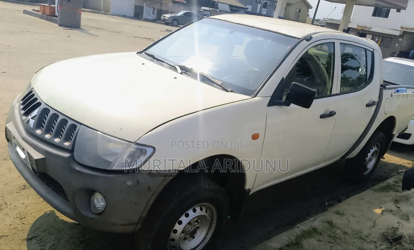 Mitsubishi L200 2011 White