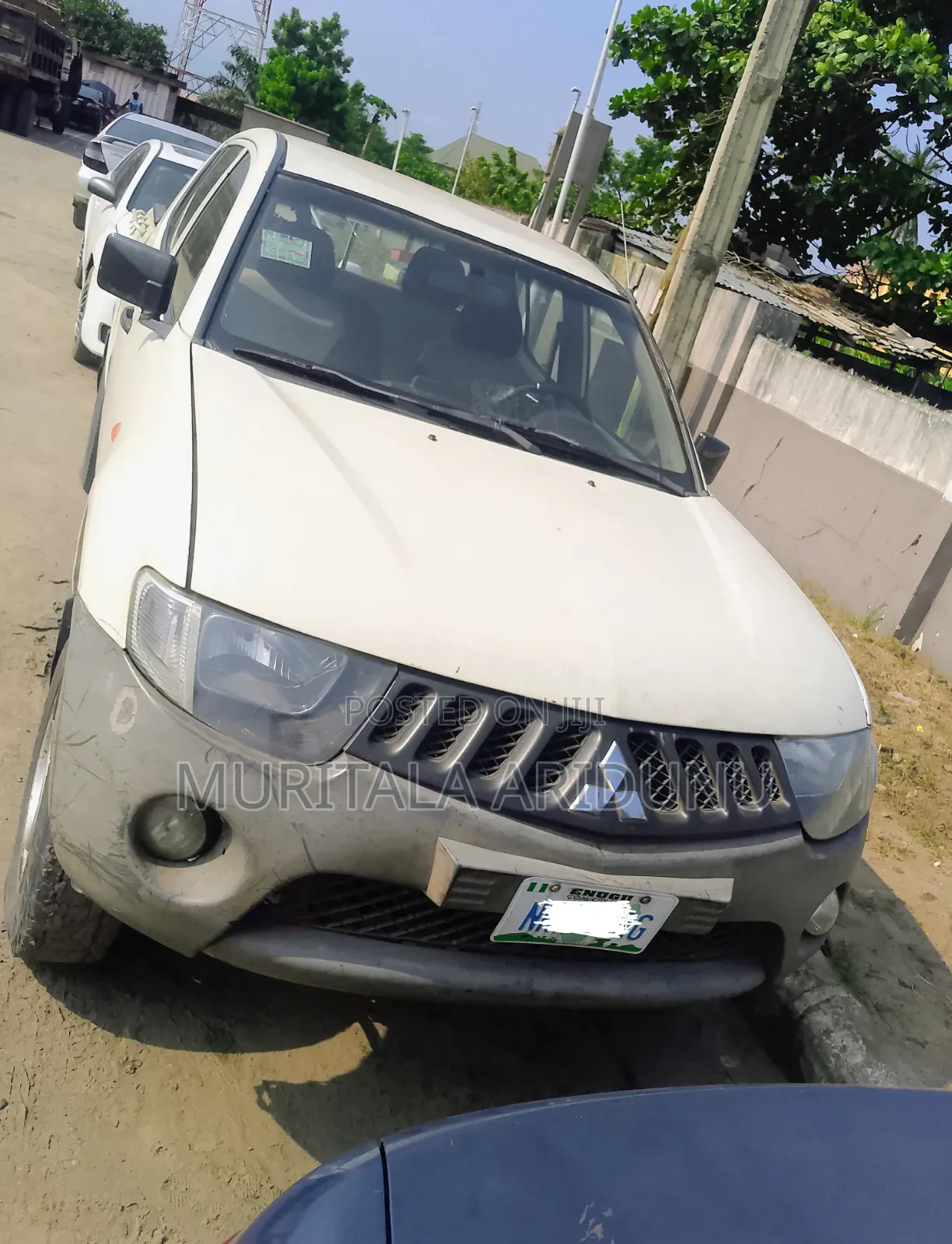 Mitsubishi L200 2011 White