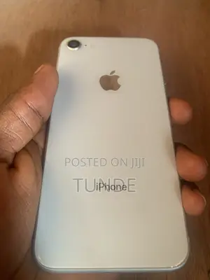 Apple iPhone 8 64 GB White