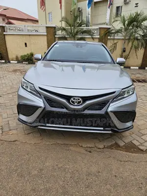 Toyota Camry 2018 Gray