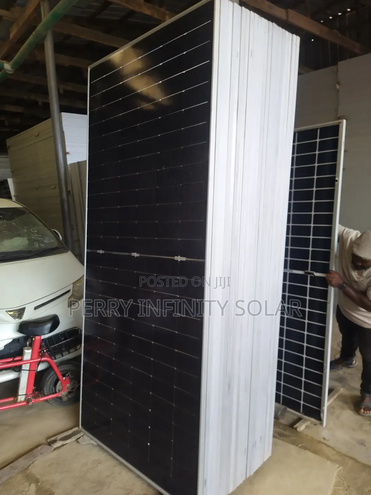 730w 156-Cell Monocrystalline Solar Panel | High Efficiency