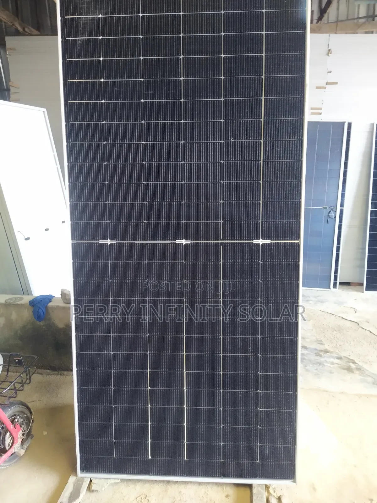 730w 156-Cell Monocrystalline Solar Panel | High Efficiency