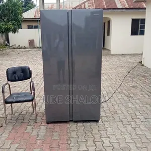 Hisense 563L Side by Side Fridge