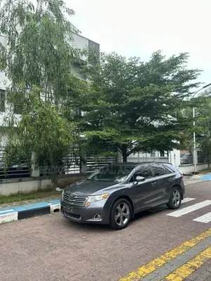 Toyota Venza V6 AWD 2010 Gray