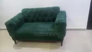 Clean Seater Living Room Sofa Chair Set With Centre Table