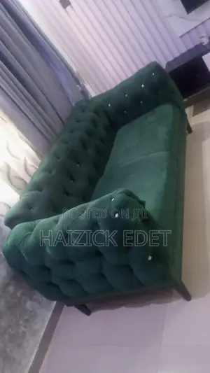 Clean Seater Living Room Sofa Chair Set With Centre Table