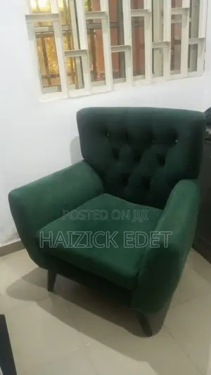 Clean Seater Living Room Sofa Chair Set With Centre Table