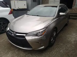 Toyota Camry 2017 Gold