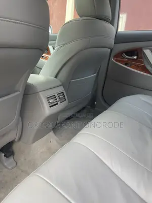 Toyota Camry XLE V6 4dr Sedan (3.5L 6cyl 6AM) 2010 Silver