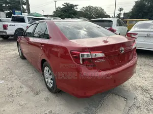Toyota Camry SE 4dr Sedan (2.5L 4cyl 6A) 2012 Red