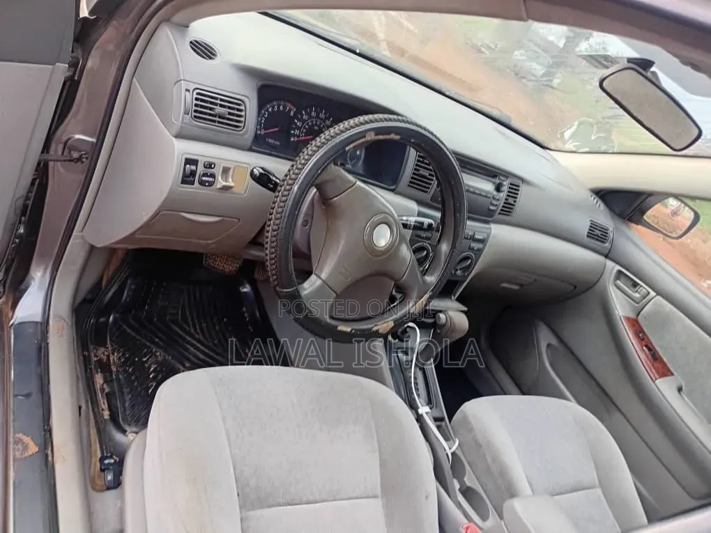 Toyota Corolla 2004 Gray