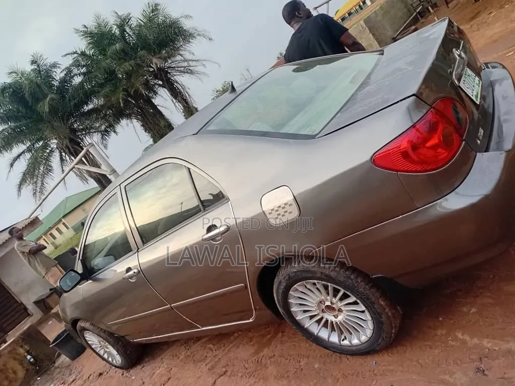 Toyota Corolla 2004 Gray