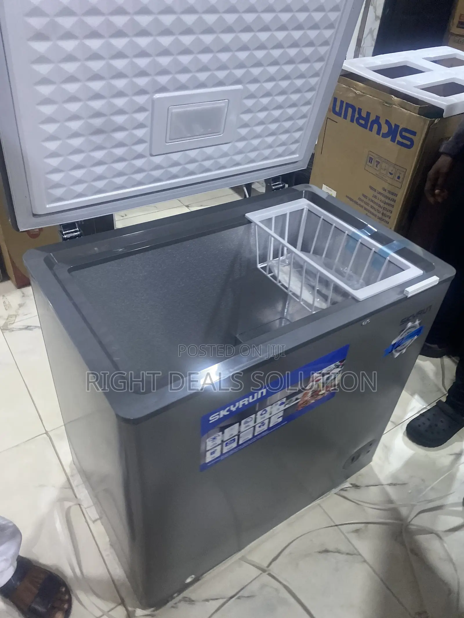 Modern Skyrun 155L Chest Freezer