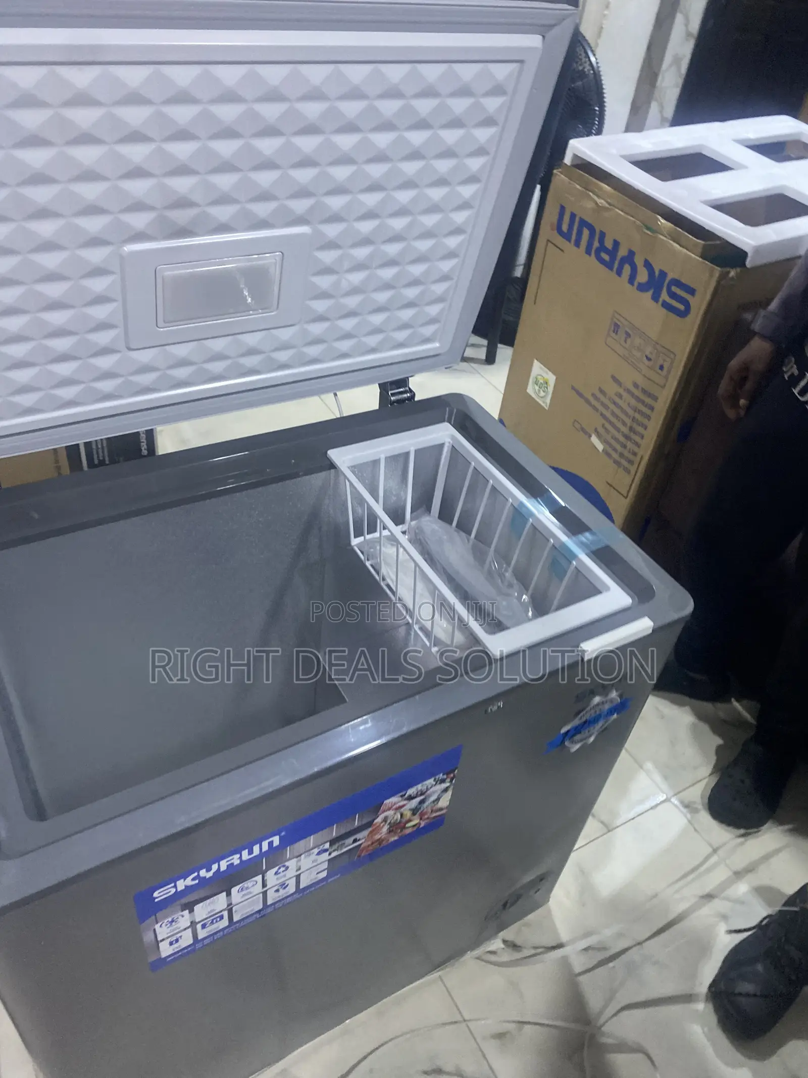 Modern Skyrun 155L Chest Freezer