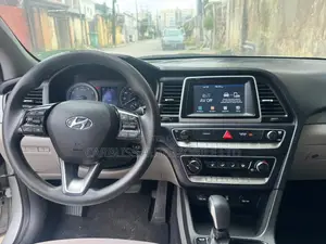Hyundai Sonata SE 2018 Silver