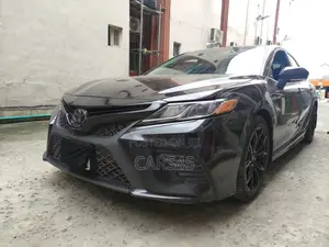 Toyota Camry SE FWD (2.5L 4cyl 8AM) 2018 Black