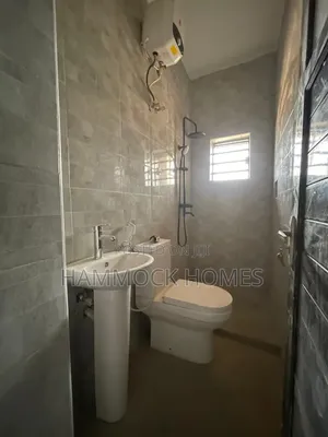 3bdrm Block of Flats in Carlton Gate Estate, Akobo for rent