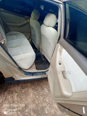 Toyota Corolla 2004 Gold