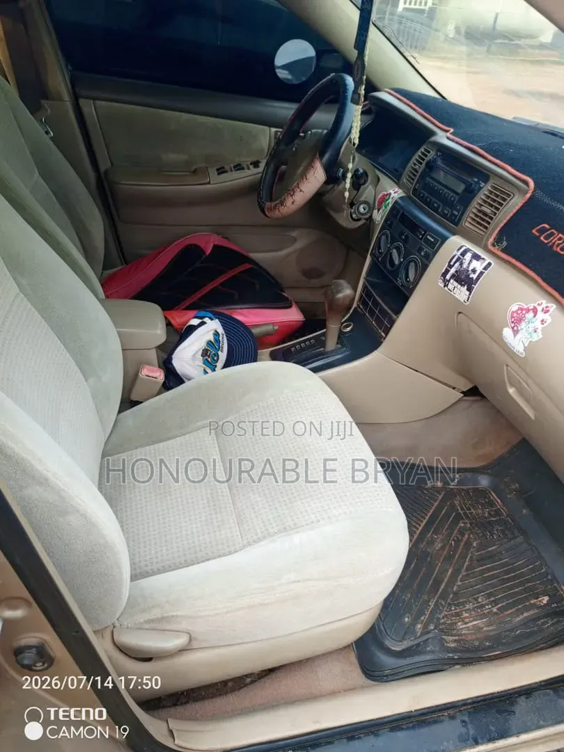 Toyota Corolla 2004 Gold