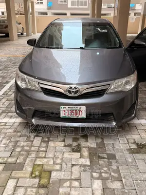 Toyota Camry LE 4dr Sedan (2.5L 4cyl 6A) 2013 Gray