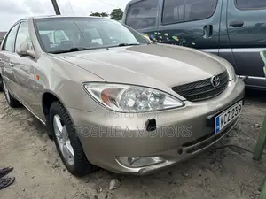 Toyota Camry LE 4dr Sedan (2.4L 4cyl 5A) 2006 Gold