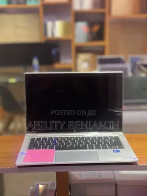 Laptop HP EliteBook 830 G8 8GB Intel Core i7 SSD 256GB