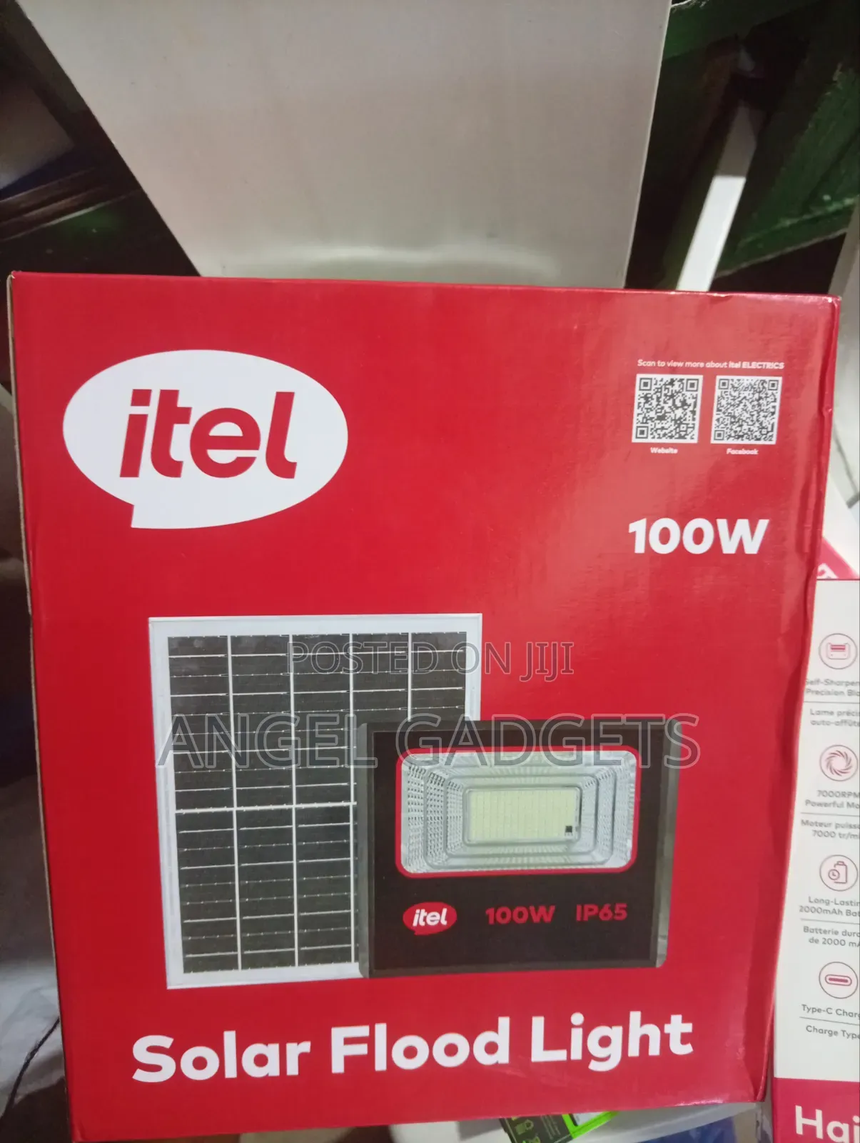 Itel 100 Watt Solar Floodlight With Solar Panel