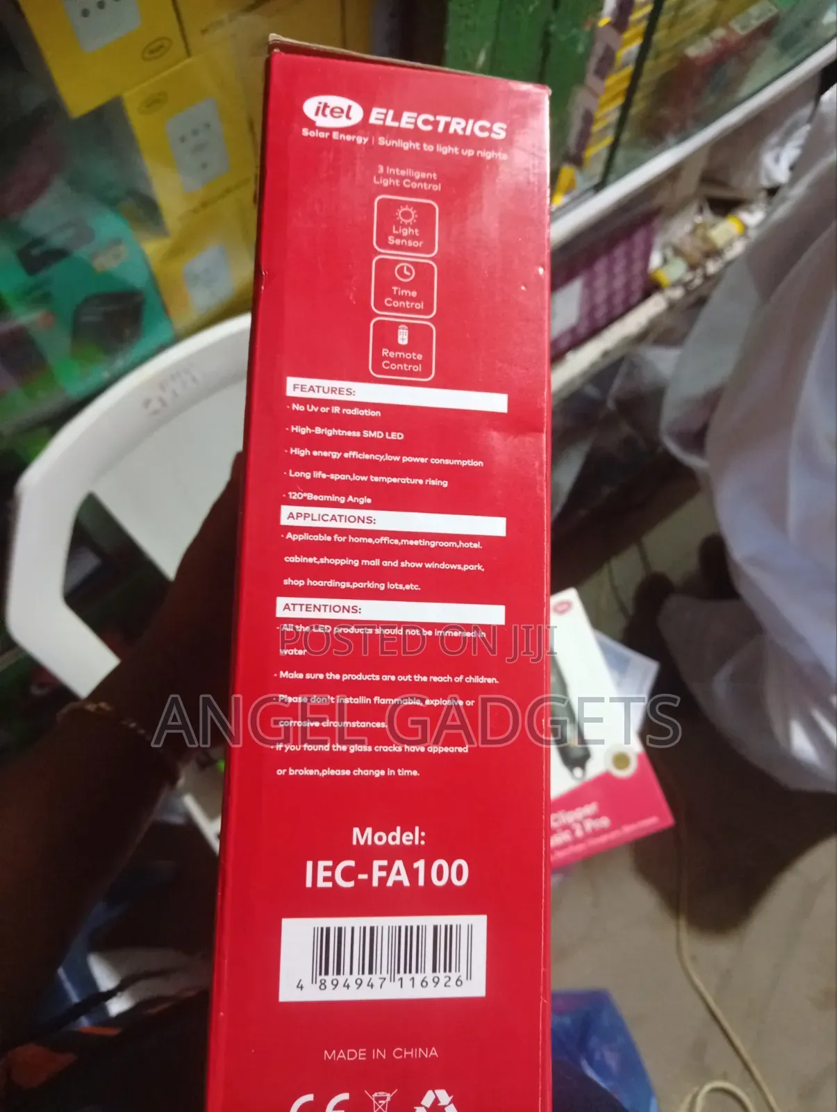 Itel 100 Watt Solar Floodlight With Solar Panel