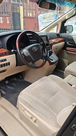Toyota Vellfire V 2.4 FWD 8-Seater 2013 Black
