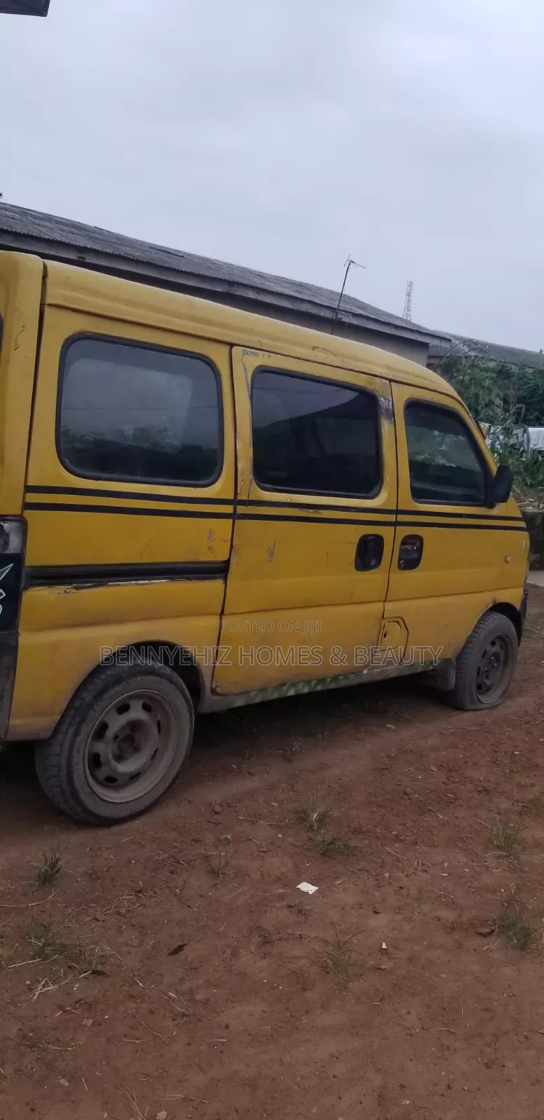 Suzuki APV Minibus 2010 Yellow