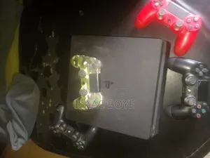Playstation 4 Slim