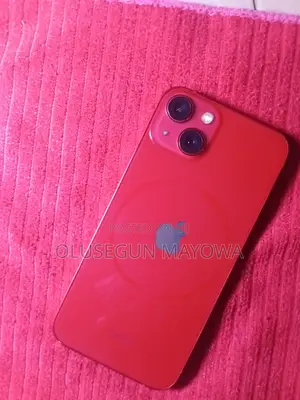 Apple iPhone 13 128 GB Red