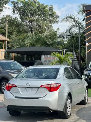 Toyota Corolla 2017 Silver
