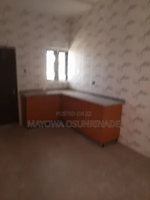 2bdrm Apartment in Ologuneru for rent
