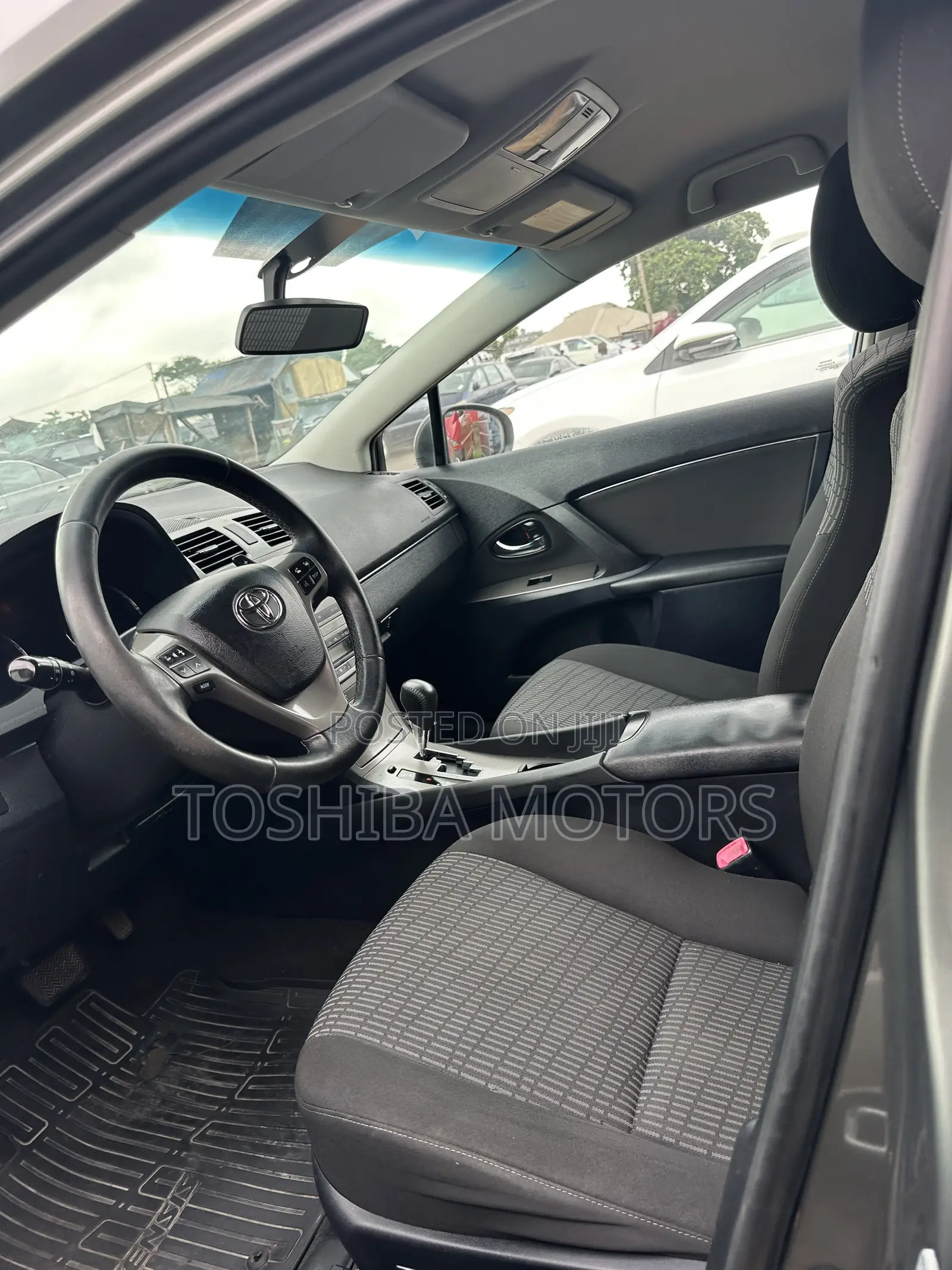 Toyota Avensis 2.0 Advanced Automatic 2010 Silver
