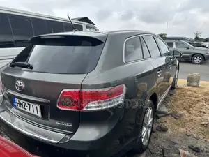 Toyota Avensis 2.0 Advanced Automatic 2010 Silver