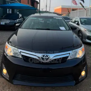 Toyota Camry XLE 4dr Sedan (2.5L 4cyl 6A) 2013 Black