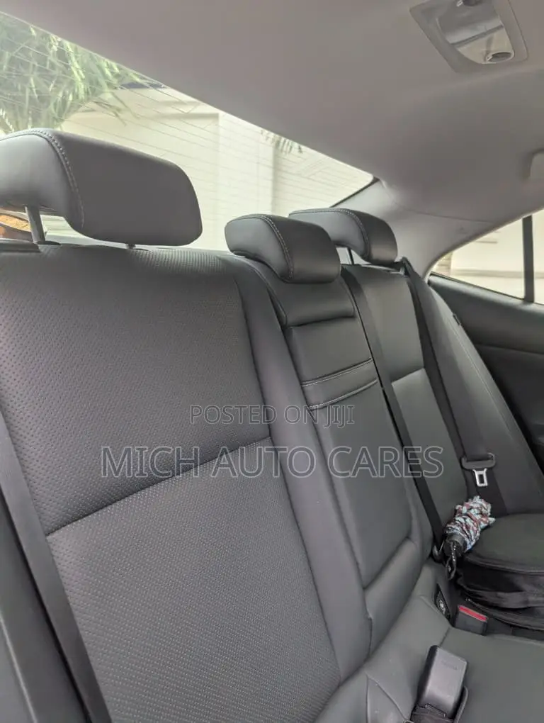 Lexus IS 250 2014 Black