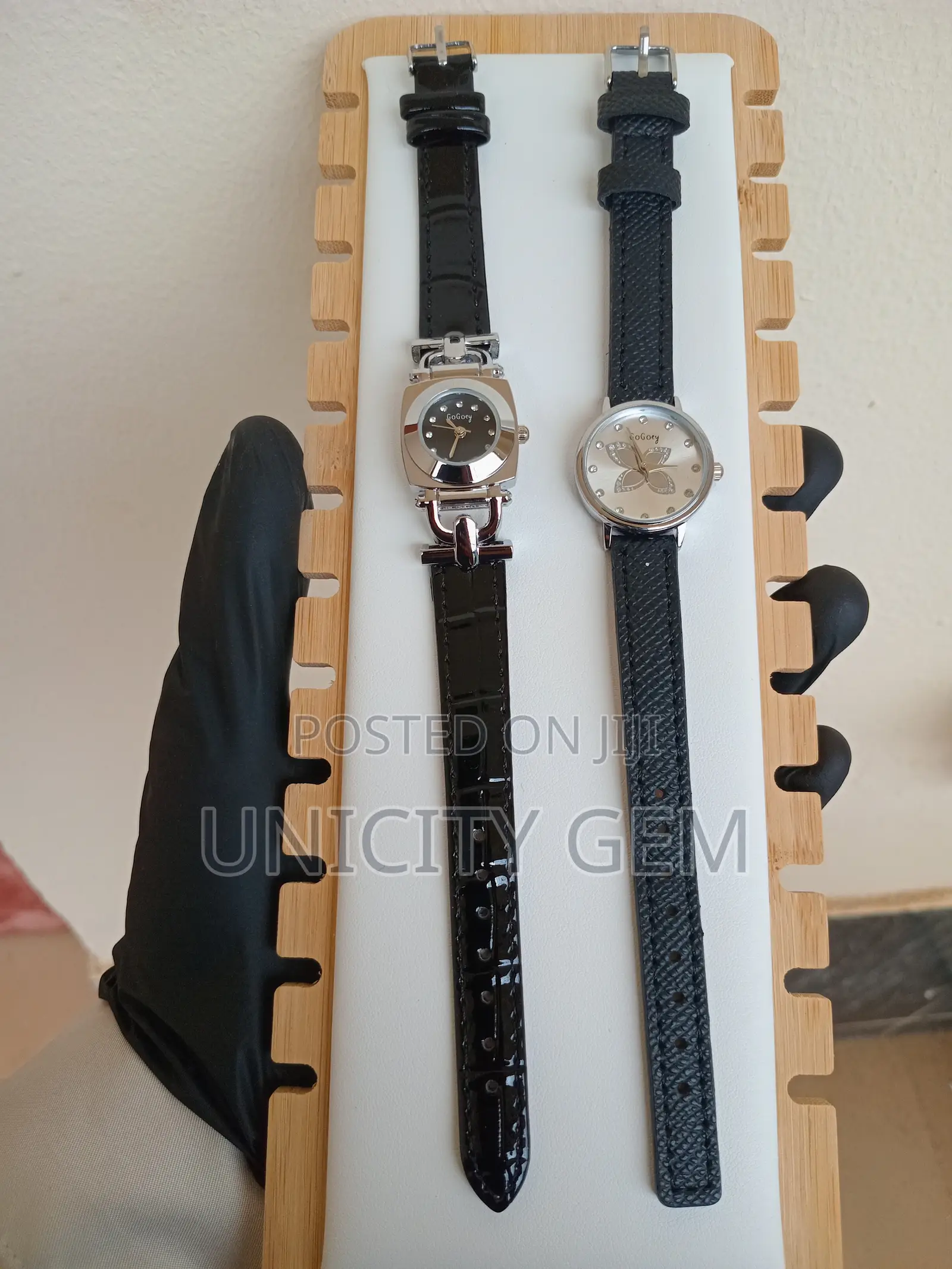 Premium Leather Wristwatch -Elegant, Stylish and Durable