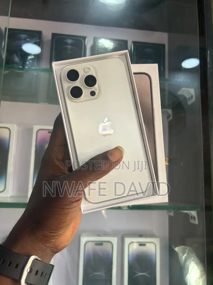 New Apple iPhone 15 Pro Max 256 GB Silver