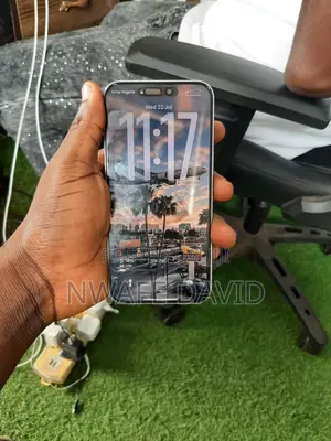 New Apple iPhone 15 Pro Max 256 GB Silver