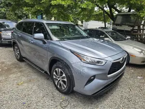 Toyota Highlander 2020 Blue