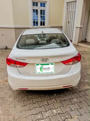 Hyundai Elantra SE 4dr Sedan (1.8L 4cyl 6A) 2014 White