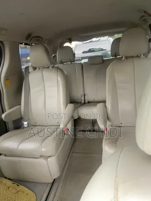 Toyota Sienna XLE 7-Passenger 4dr Minivan AWD (3.5L 6cyl 6A) 2014