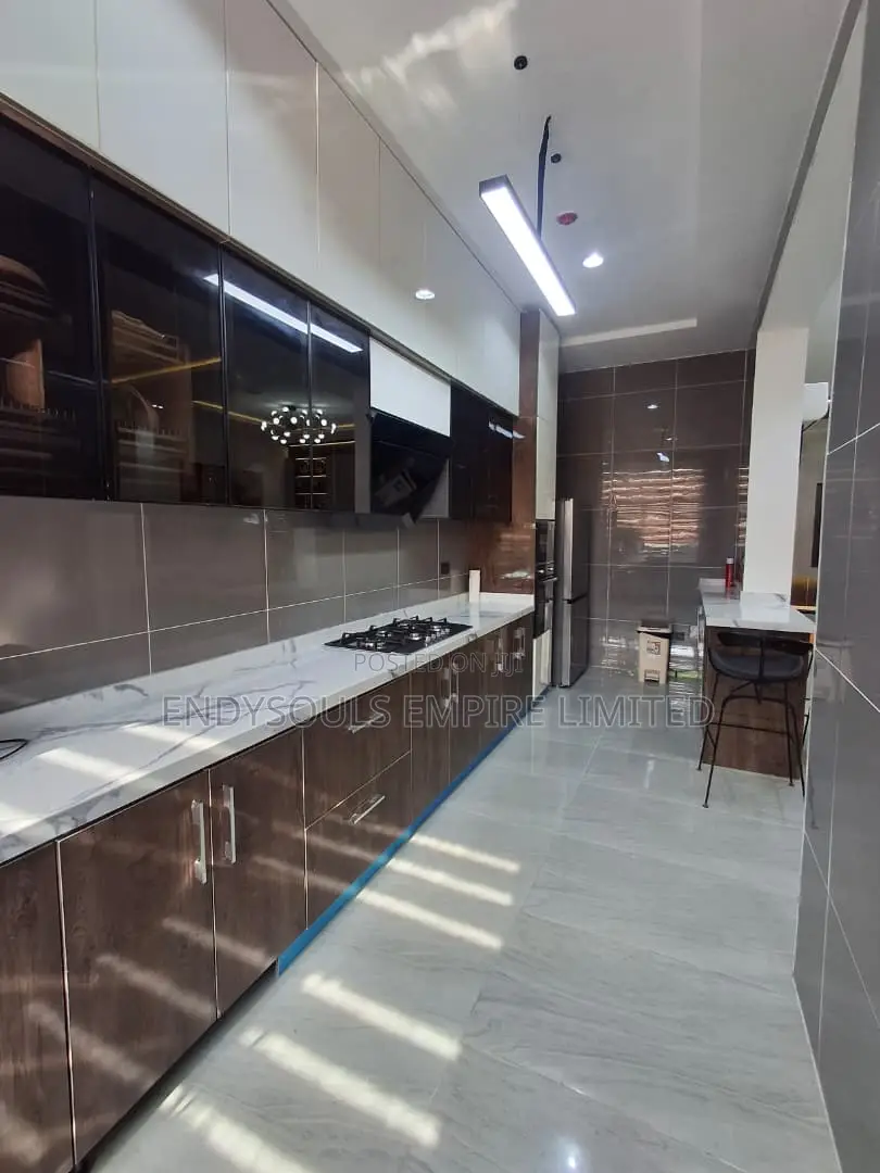 2 Bedroom Lush Apartment
