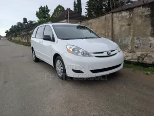 Toyota Sienna LE 2008 White