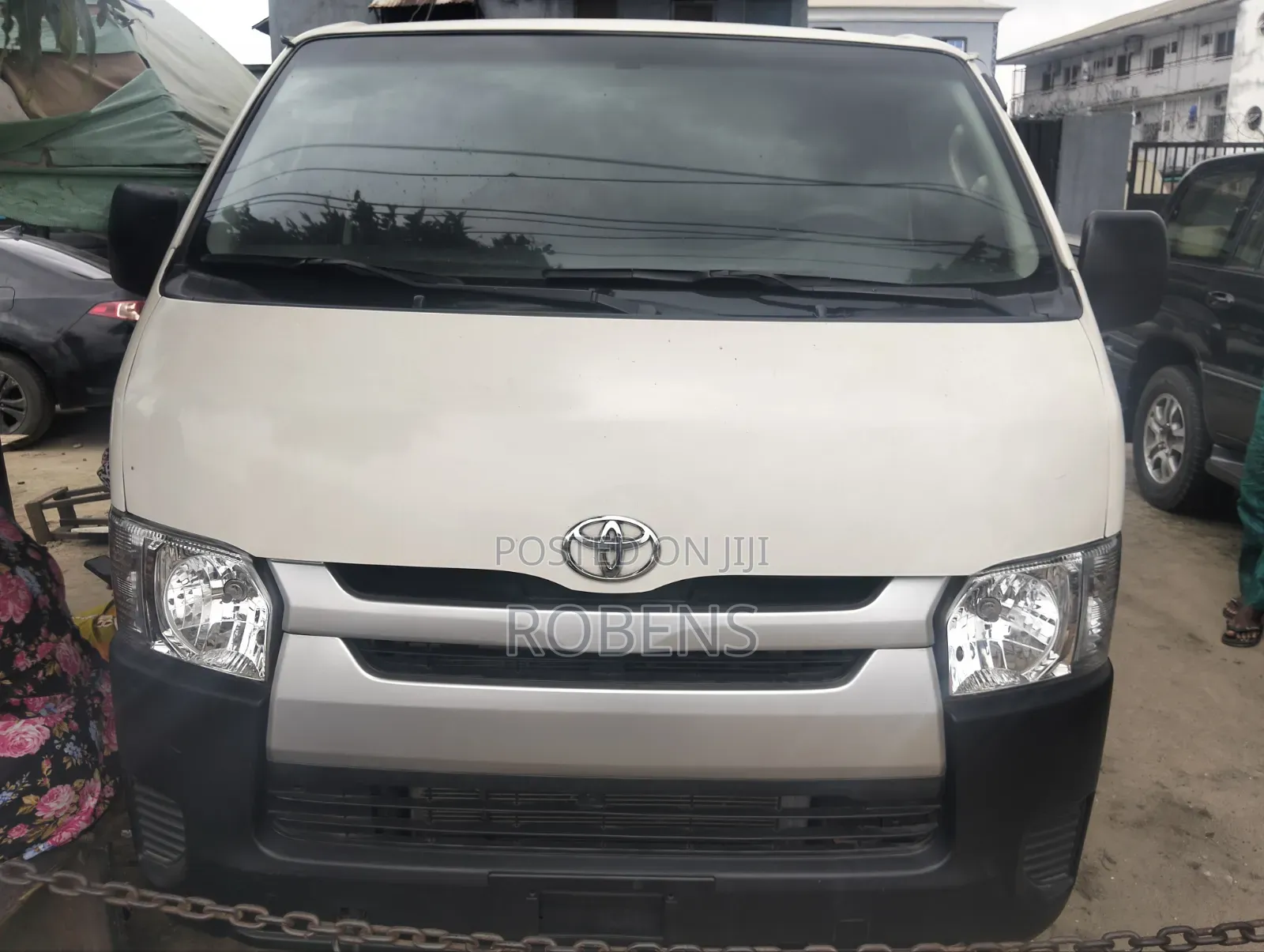 Toyota HiAce 2014 White