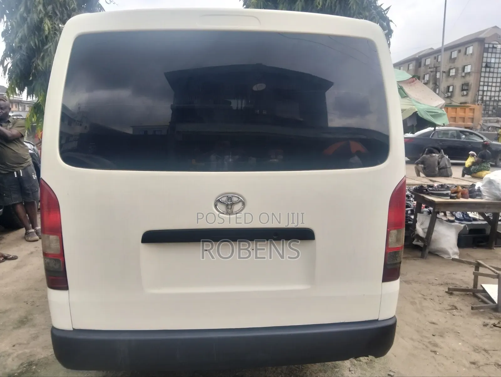 Toyota HiAce 2014 White