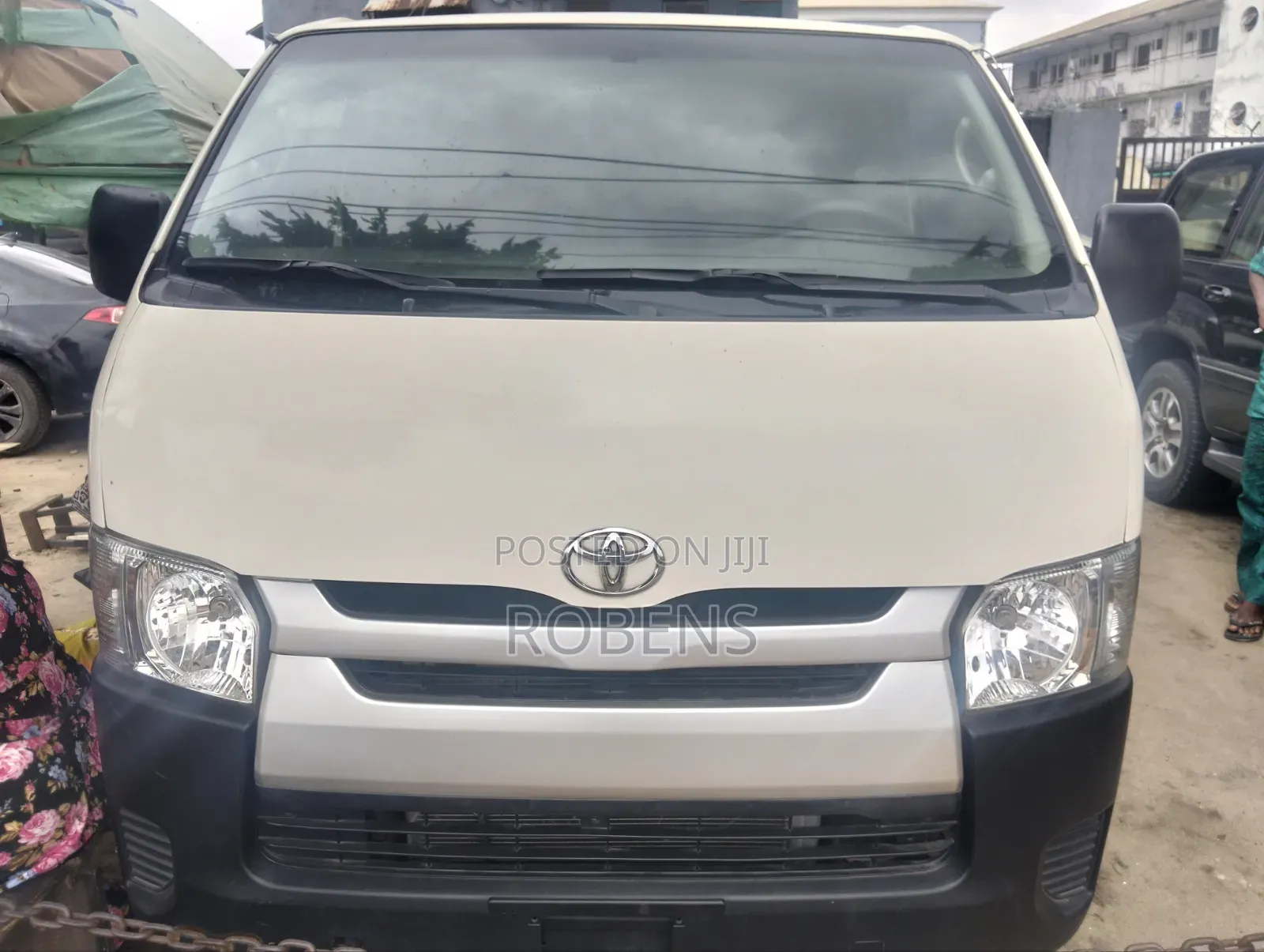 Toyota HiAce 2014 White